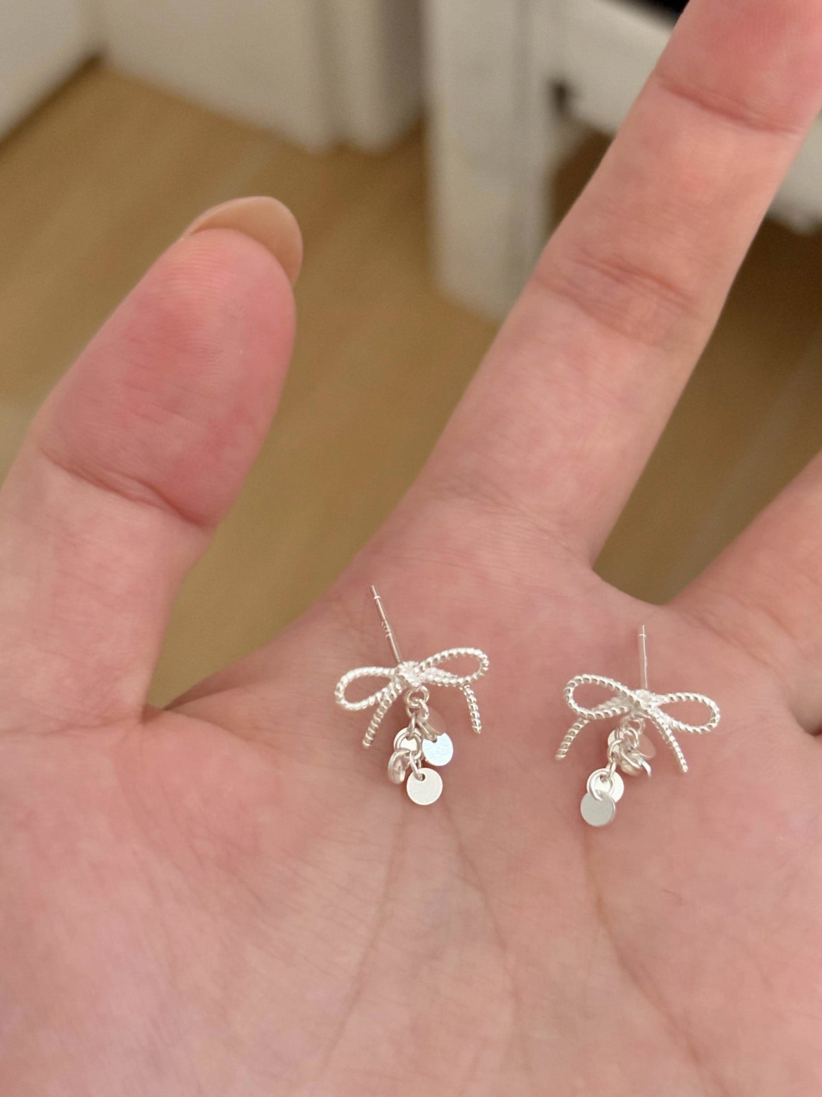 Silver Sparkling Bowknot Earrings [OXFHQHWP]