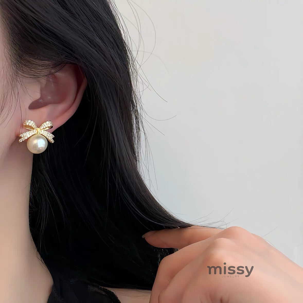 Sima Pearl Butterfly Earrings [V3NTYZWU]