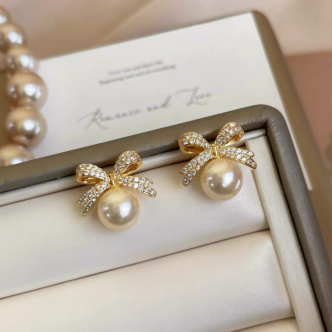 Sima Pearl Butterfly Earrings [3HARR5V8]