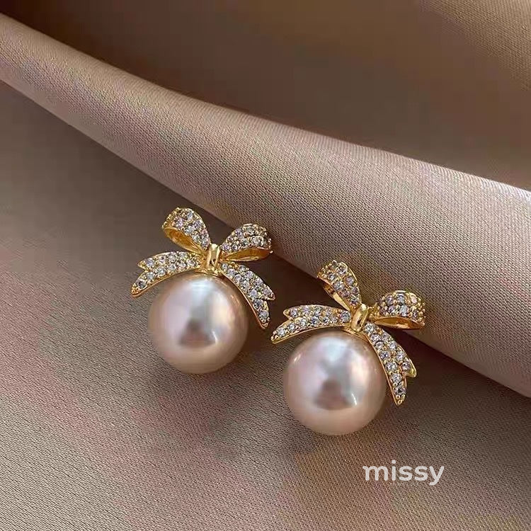 Sima Pearl Butterfly Earrings [4JMEP2CW]