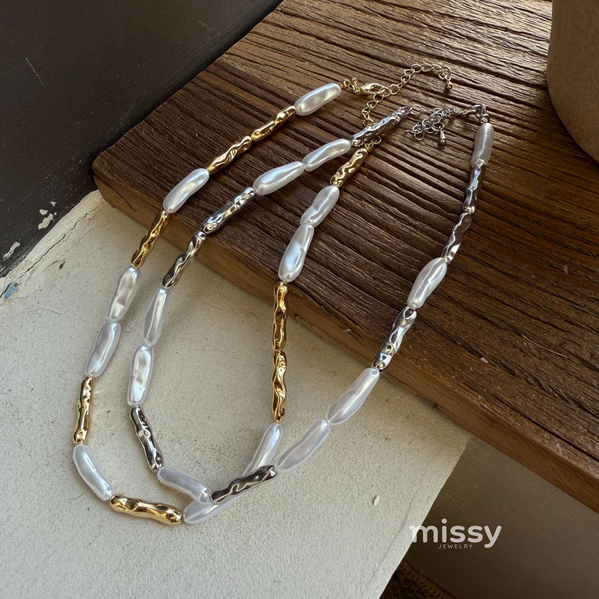 Siyona Sculptural Pearl Necklace [ZE3C352B]