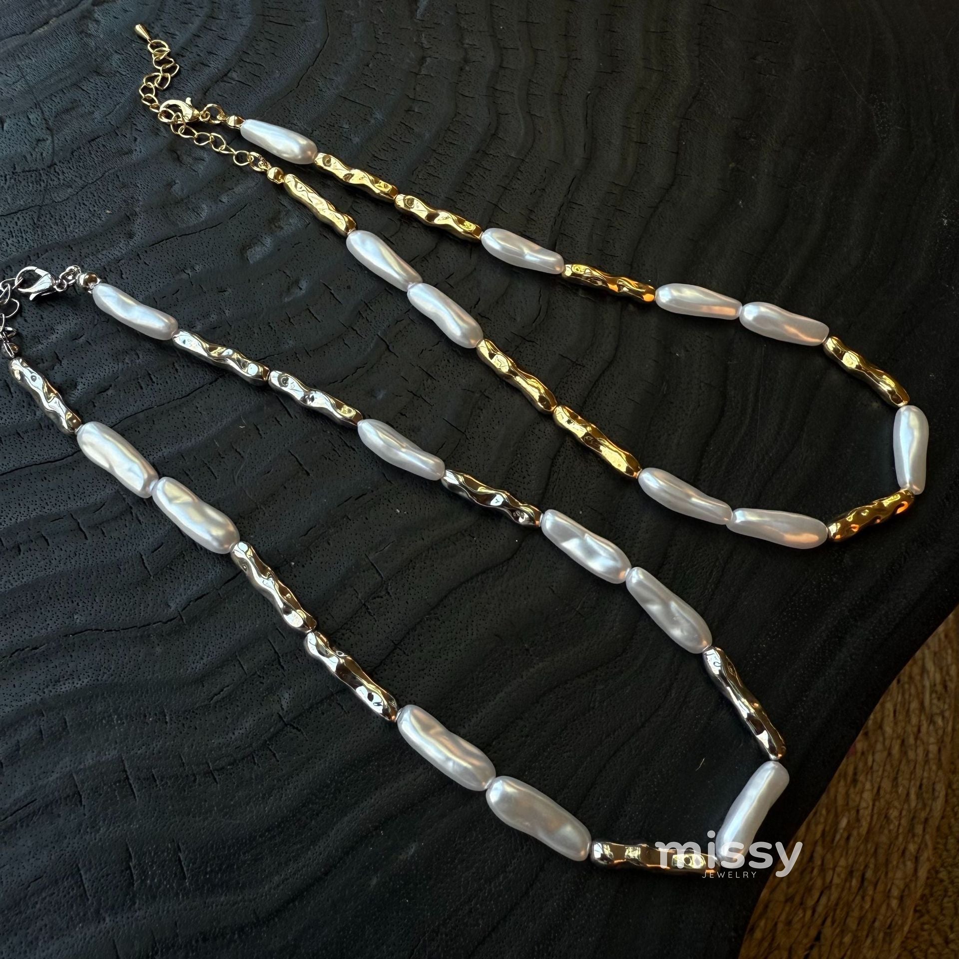 Siyona Sculptural Pearl Necklace [OPOYVWRH]