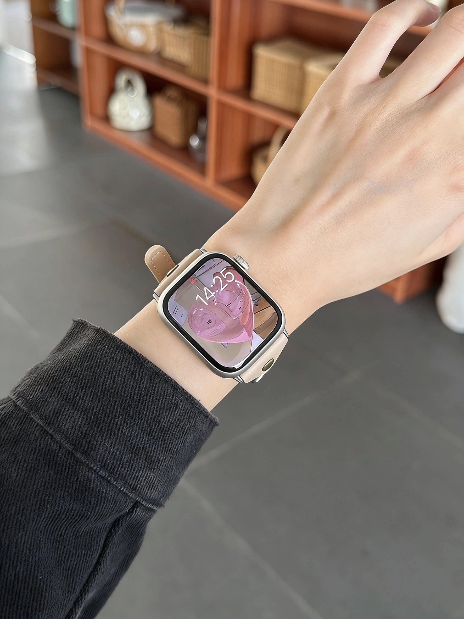 Slim Leather Apple Watch Band [1JRO47H8]