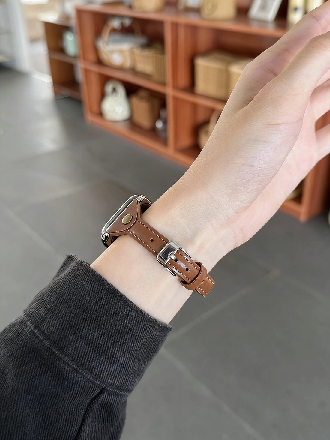 Slim Leather Apple Watch Band [XJF7TQVM]