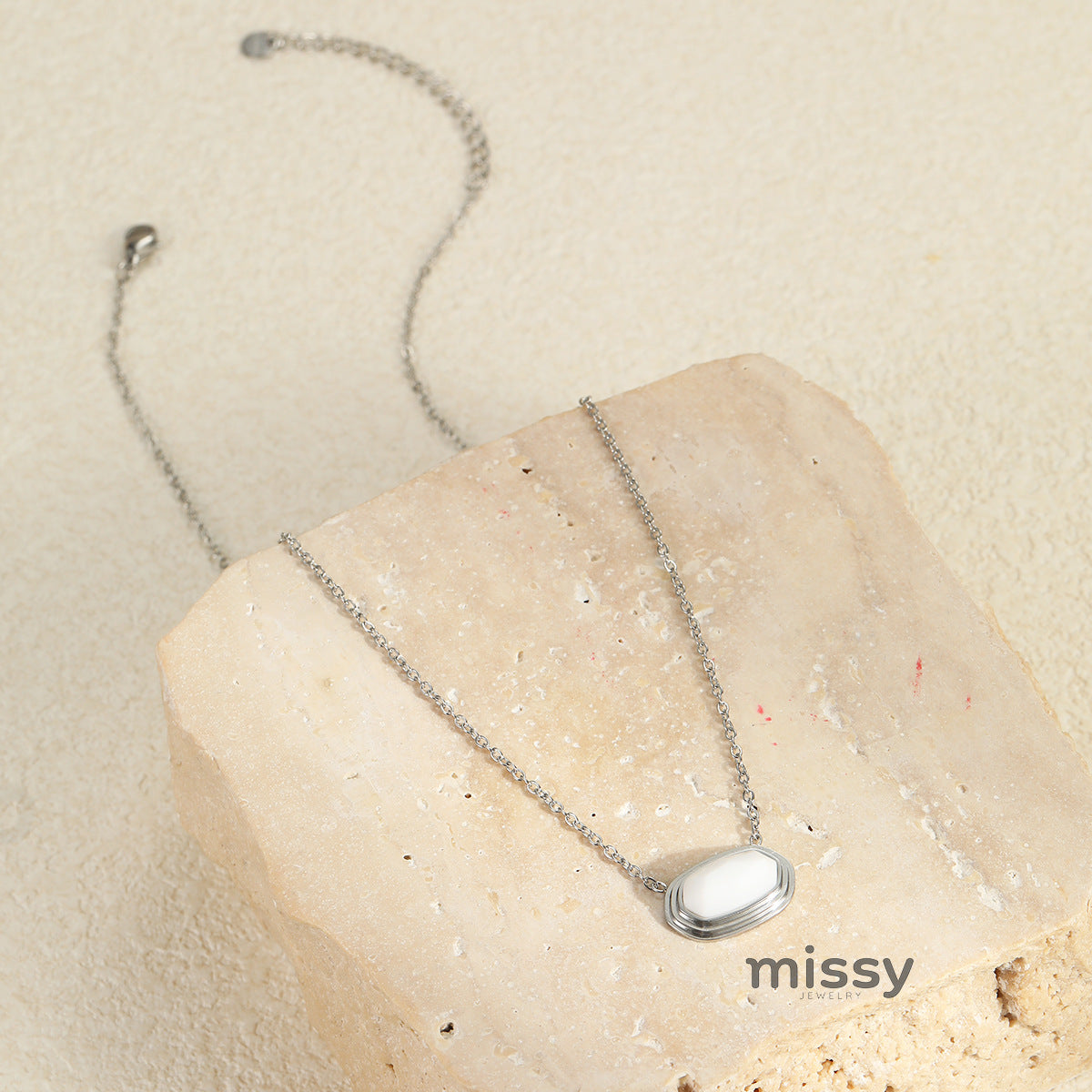Solei Geometric Stone Necklace [6FH2VIP8]