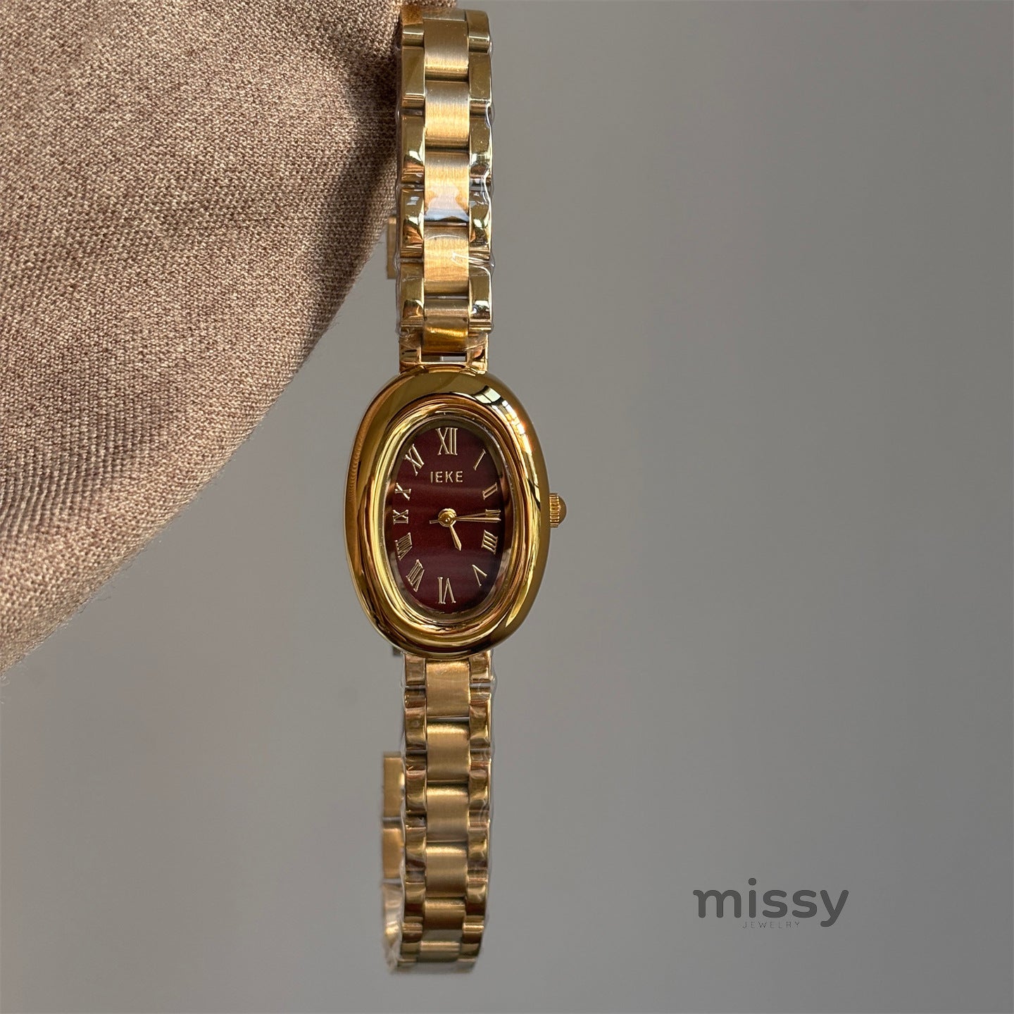 Sommer Retro Oval Bracelet Watch [LQZWLJ8K]