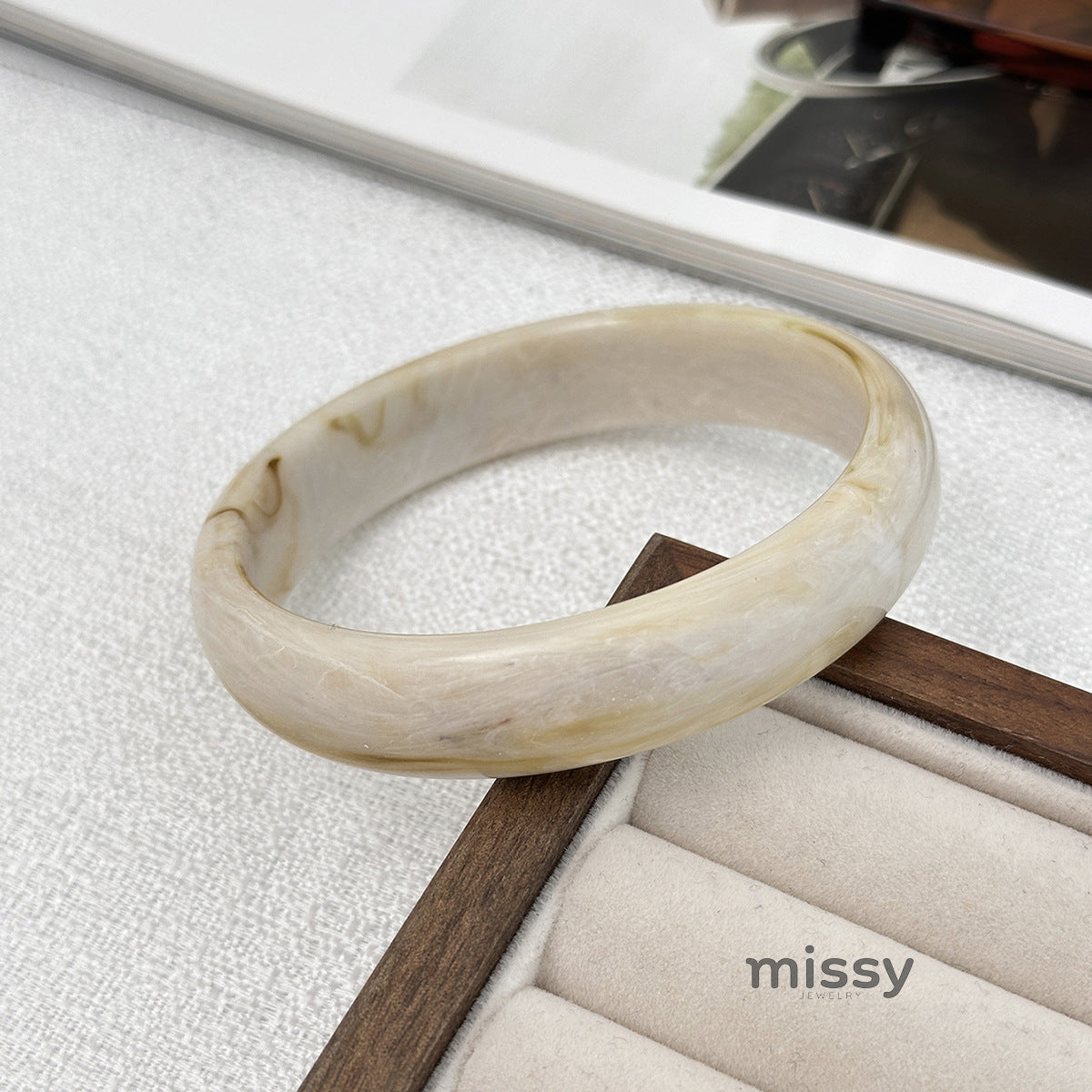 Sonny Swirl Resin Bangle [ZAEZAVKK]