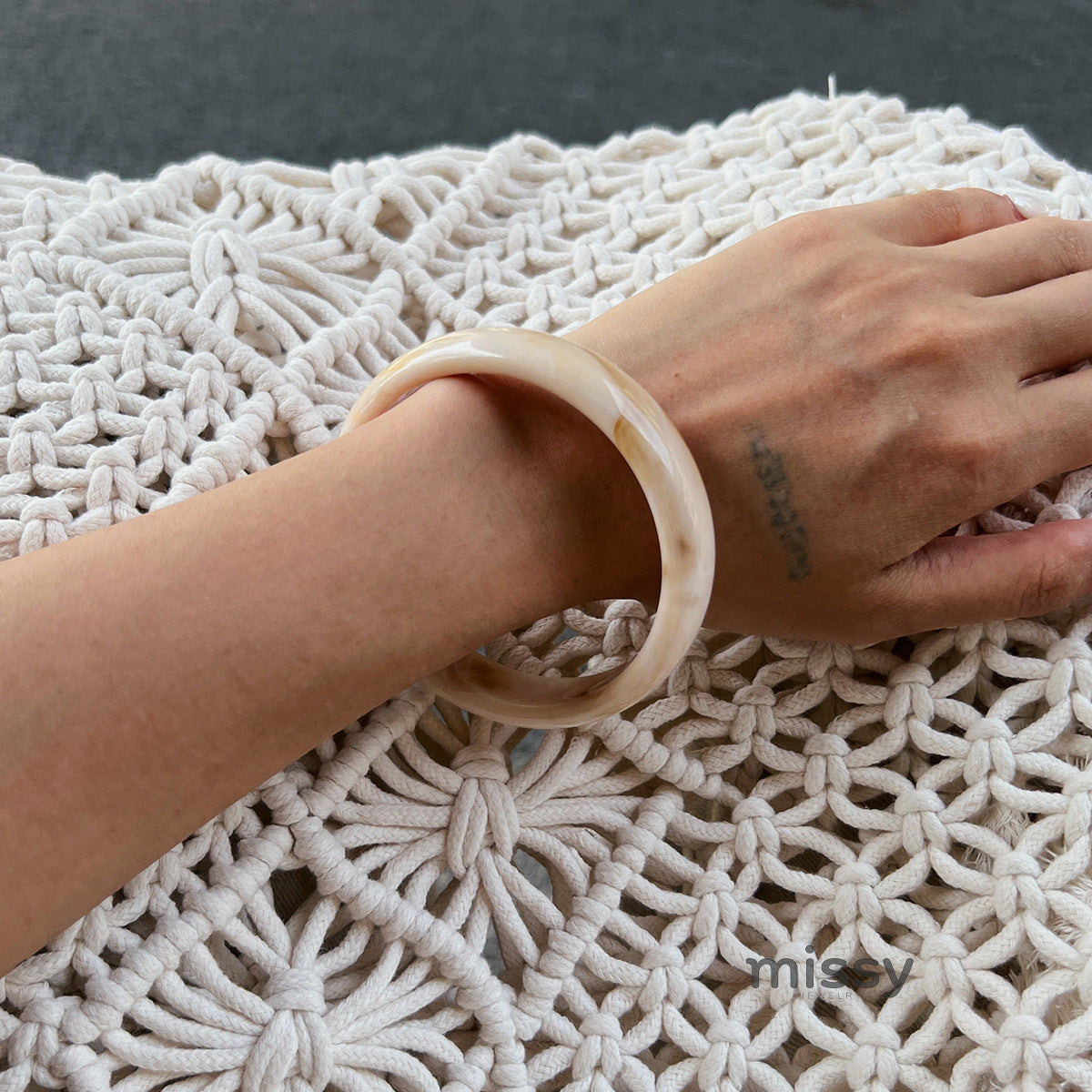 Sonny Swirl Resin Bangle [FH9OGW9W]