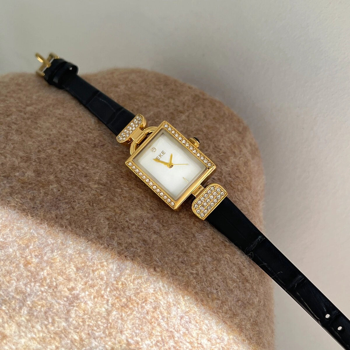 Square Case Leather Strap Watch [1KTG4T6K]