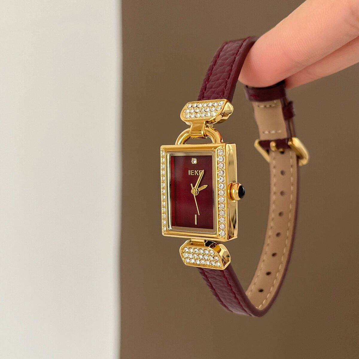Square Case Leather Strap Watch [IHFZPIM7]