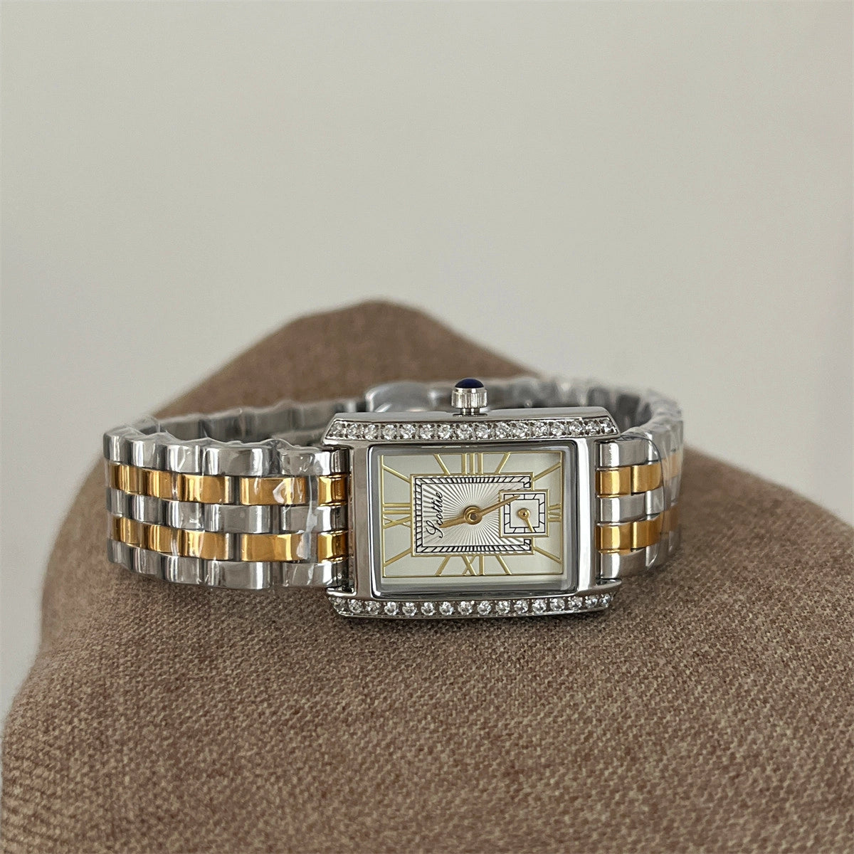 Square Dial Bracelet Watch [GAJ5GN55]