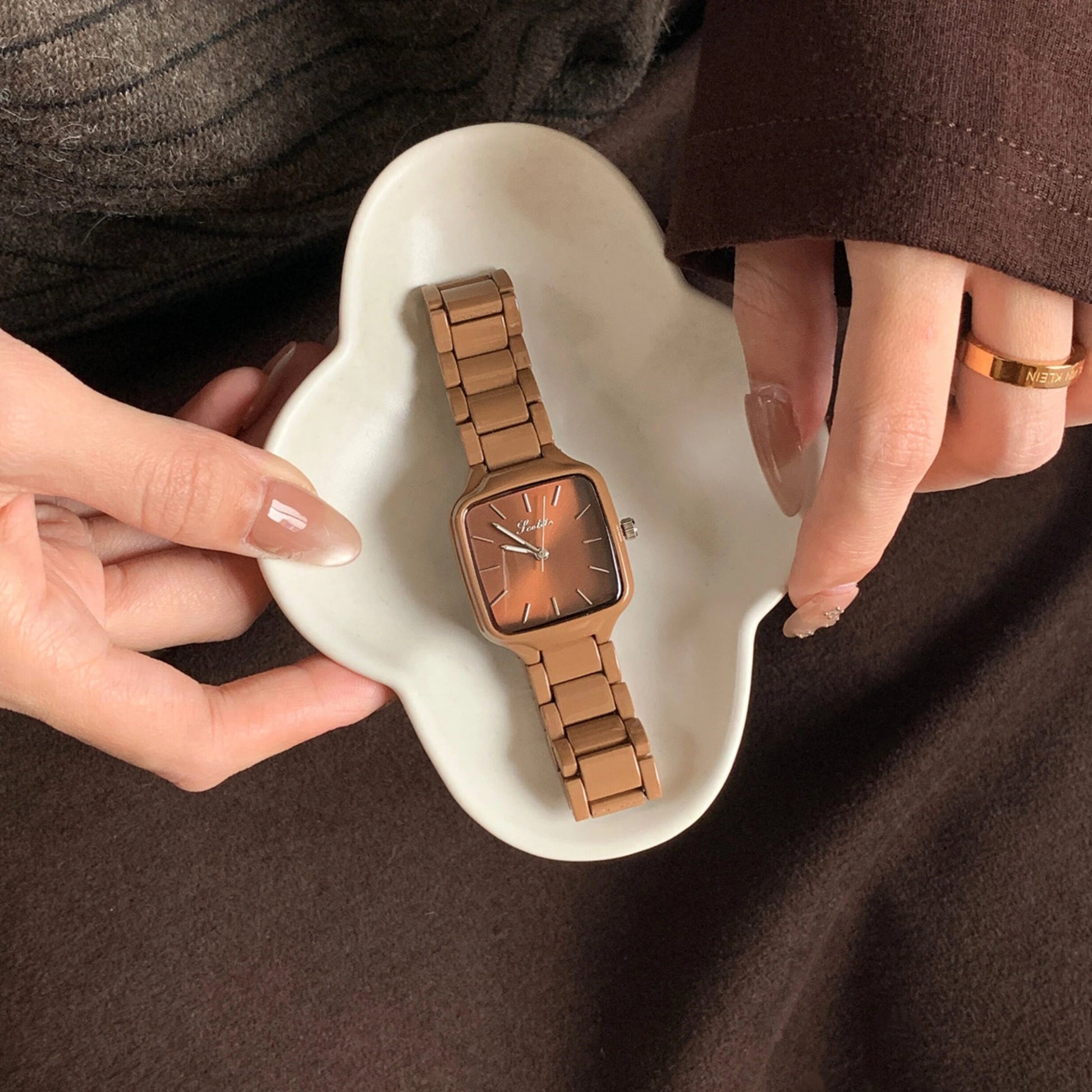 Square Dial Minimalist Watch [344J6TBJ]