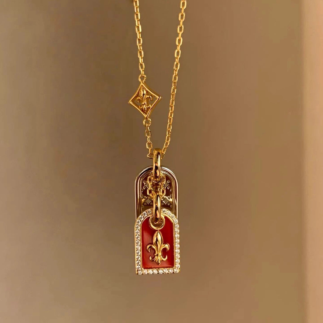 Sterling Silver Iris Amulet Necklace [PQ8FCW5G]