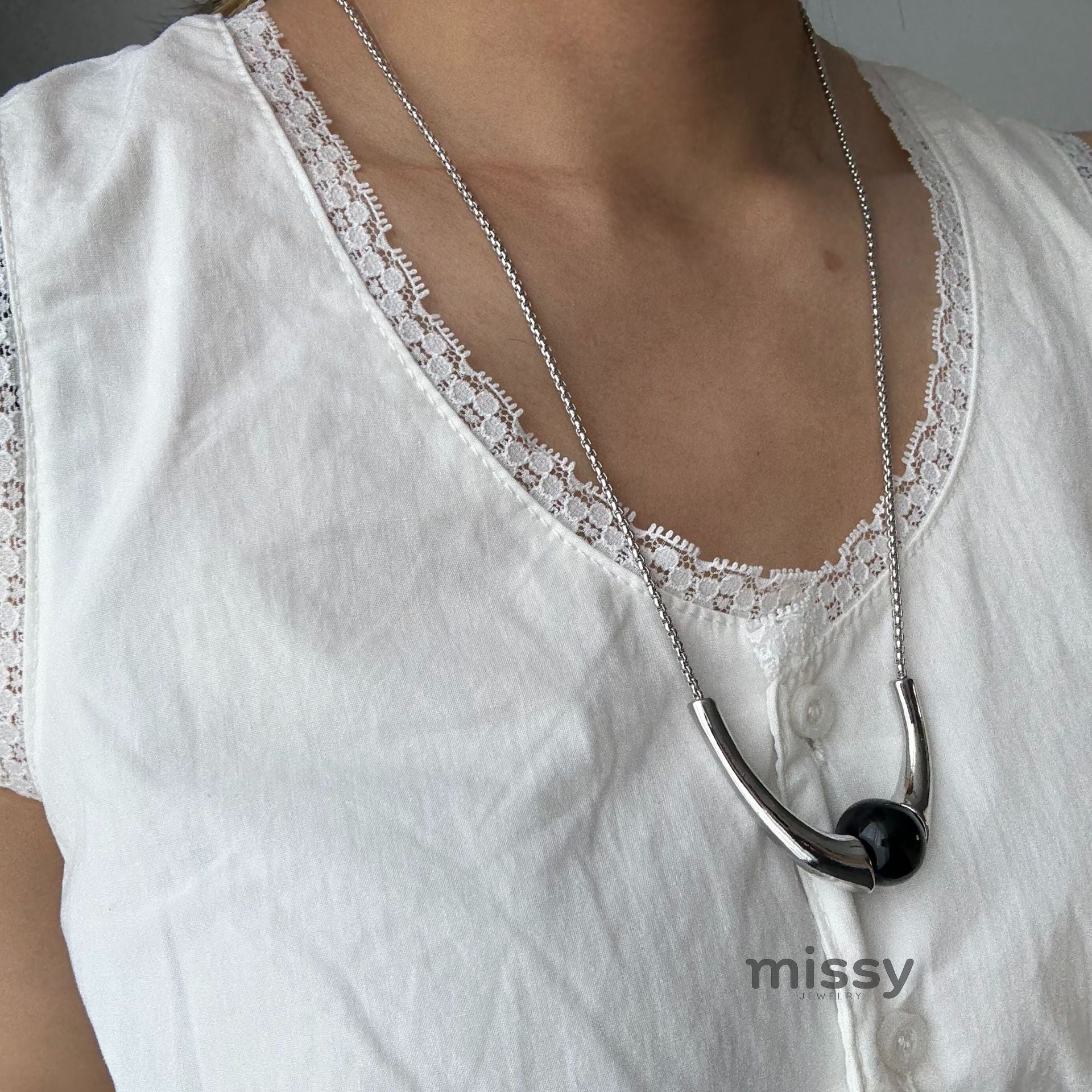 Sullivan Asymmetric Agate Horn Necklace [2NO0YF8W]
