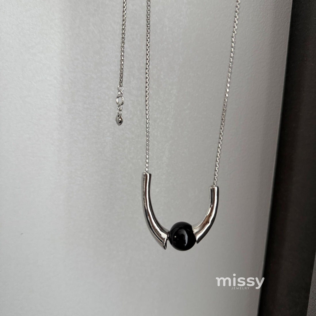 Sullivan Asymmetric Agate Horn Necklace [VEL2SKFC]