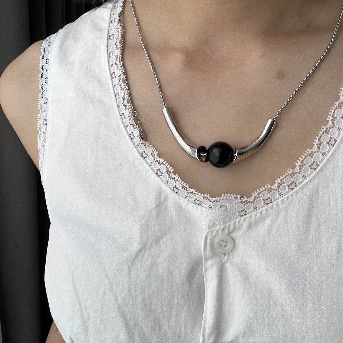 Sullivan Asymmetric Agate Horn Necklace [VEL2SKFC]