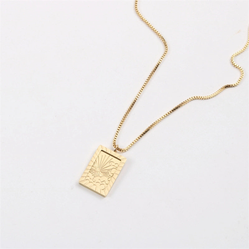 Sun and Moon Pendant Necklace [NCZ6RS53]