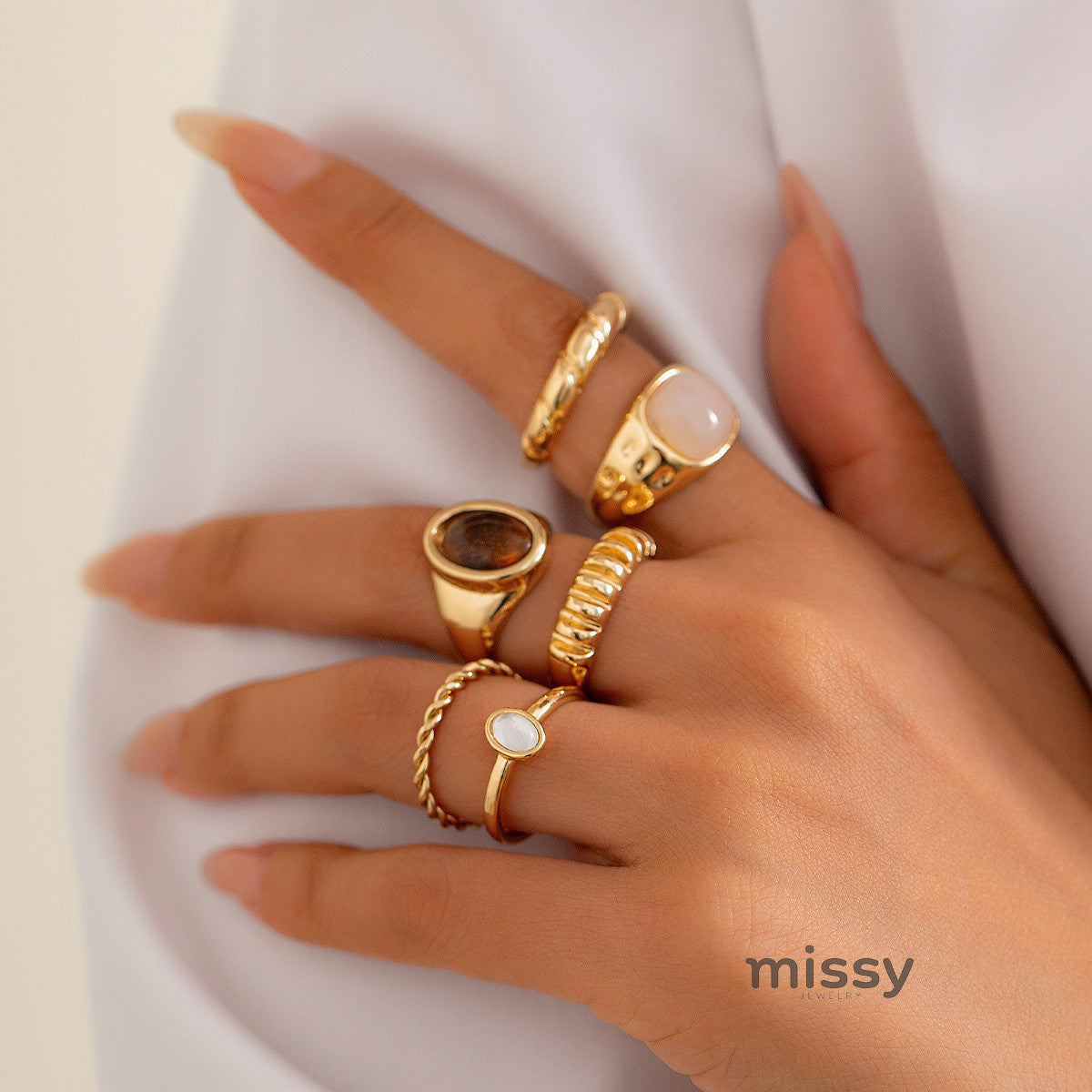 Symphony Gold Stacking Ring Set [W9Y22F6B]
