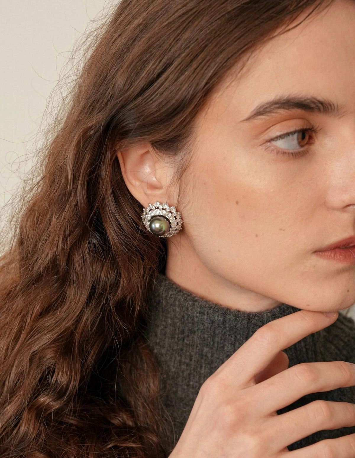 Tahitian Green Mother-of-Pearl Earrings [CST20VFF]
