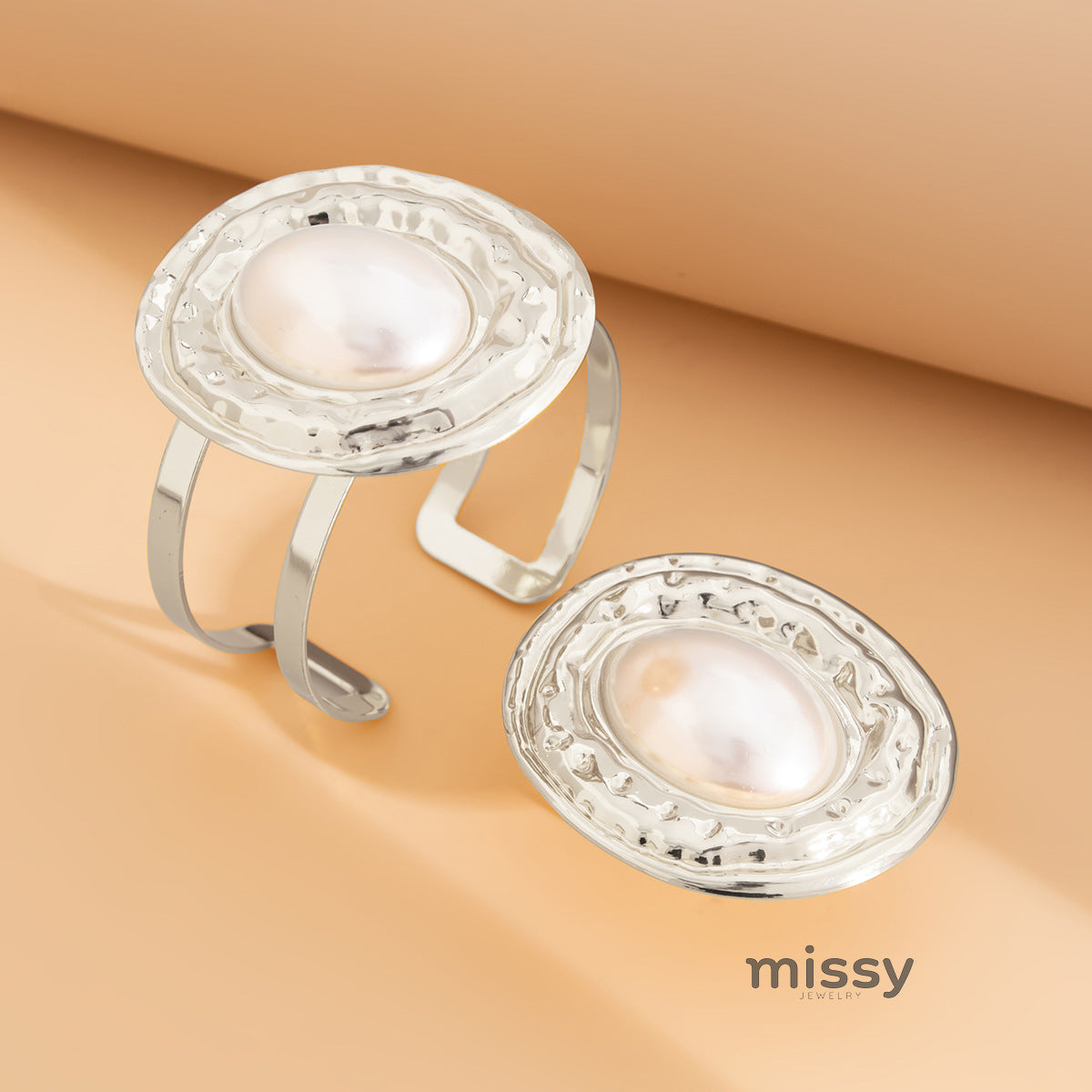 Tanishka Metallic Pearl Bracelet Set [Z54OGYOI]