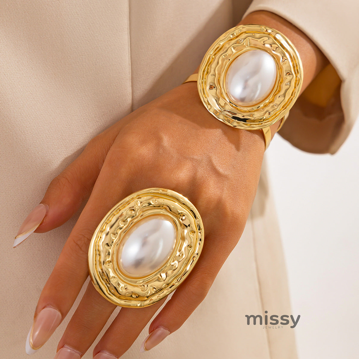 Tanishka Metallic Pearl Bracelet Set [QUL9S91S]