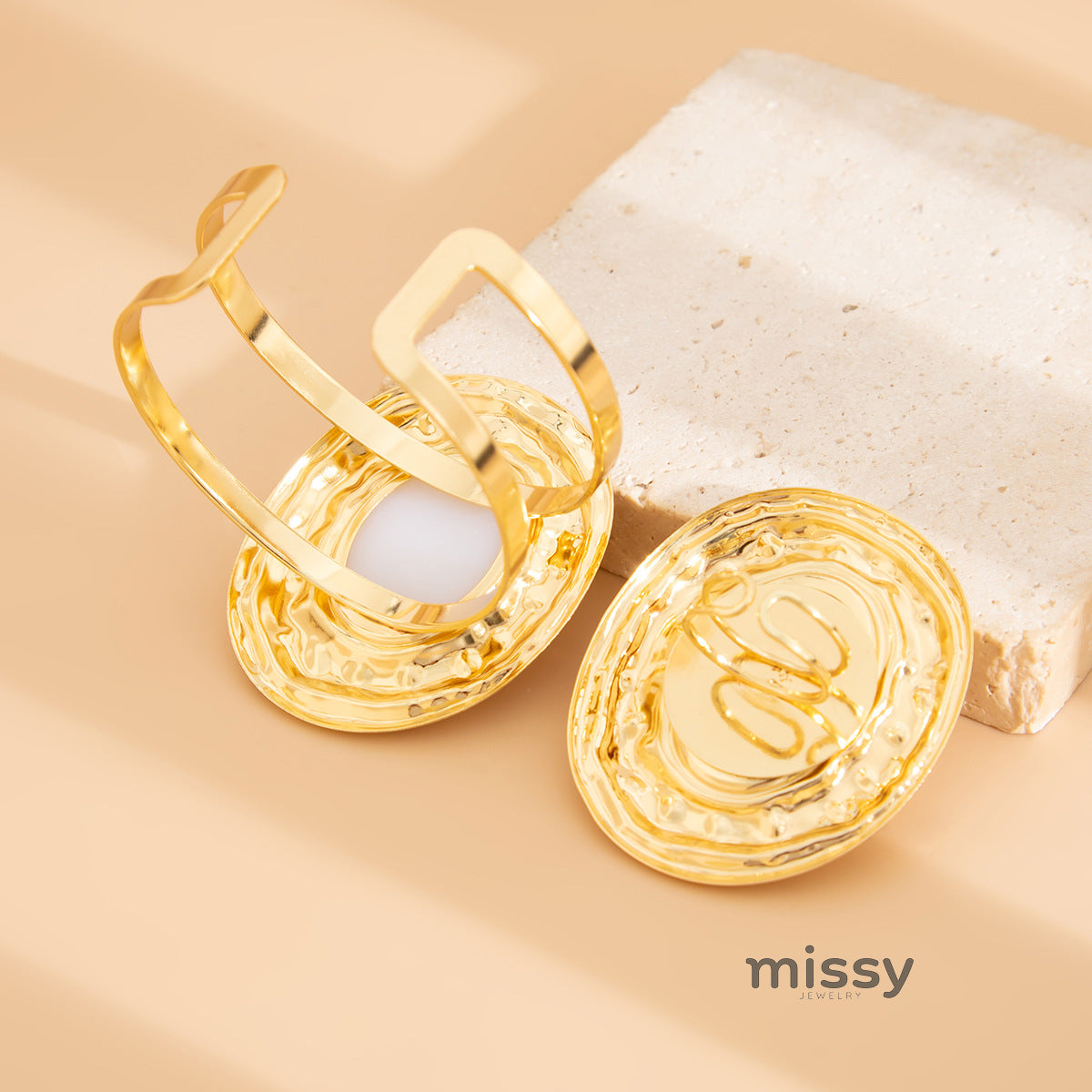 Tanishka Metallic Pearl Bracelet Set [IROBAZMX]