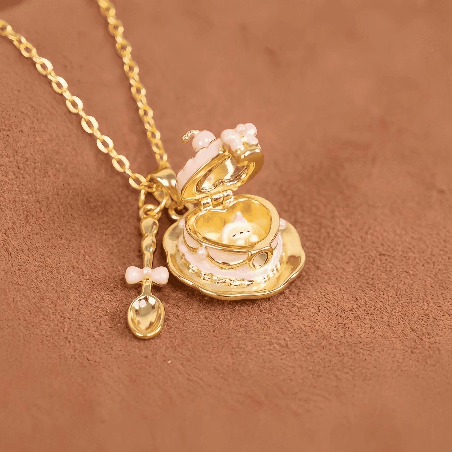 Teacup Locket Pendant Necklace [TO2EQJHJ]