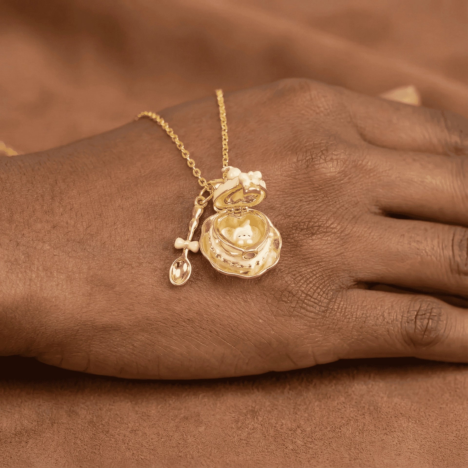 Teacup Locket Pendant Necklace [DS8KUQLS]