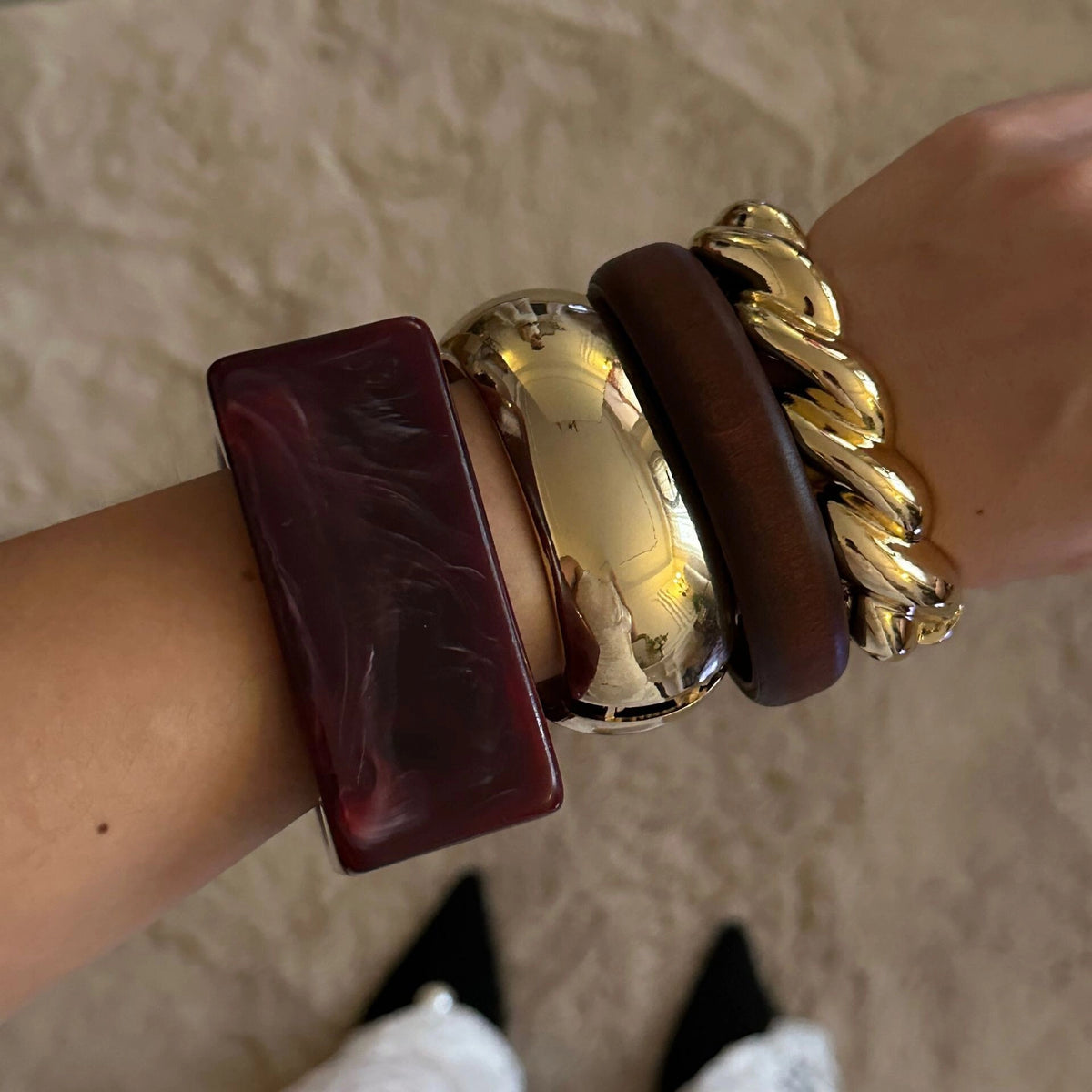 Textured Metal Bangle Bracelet [MSC7MM9Z]