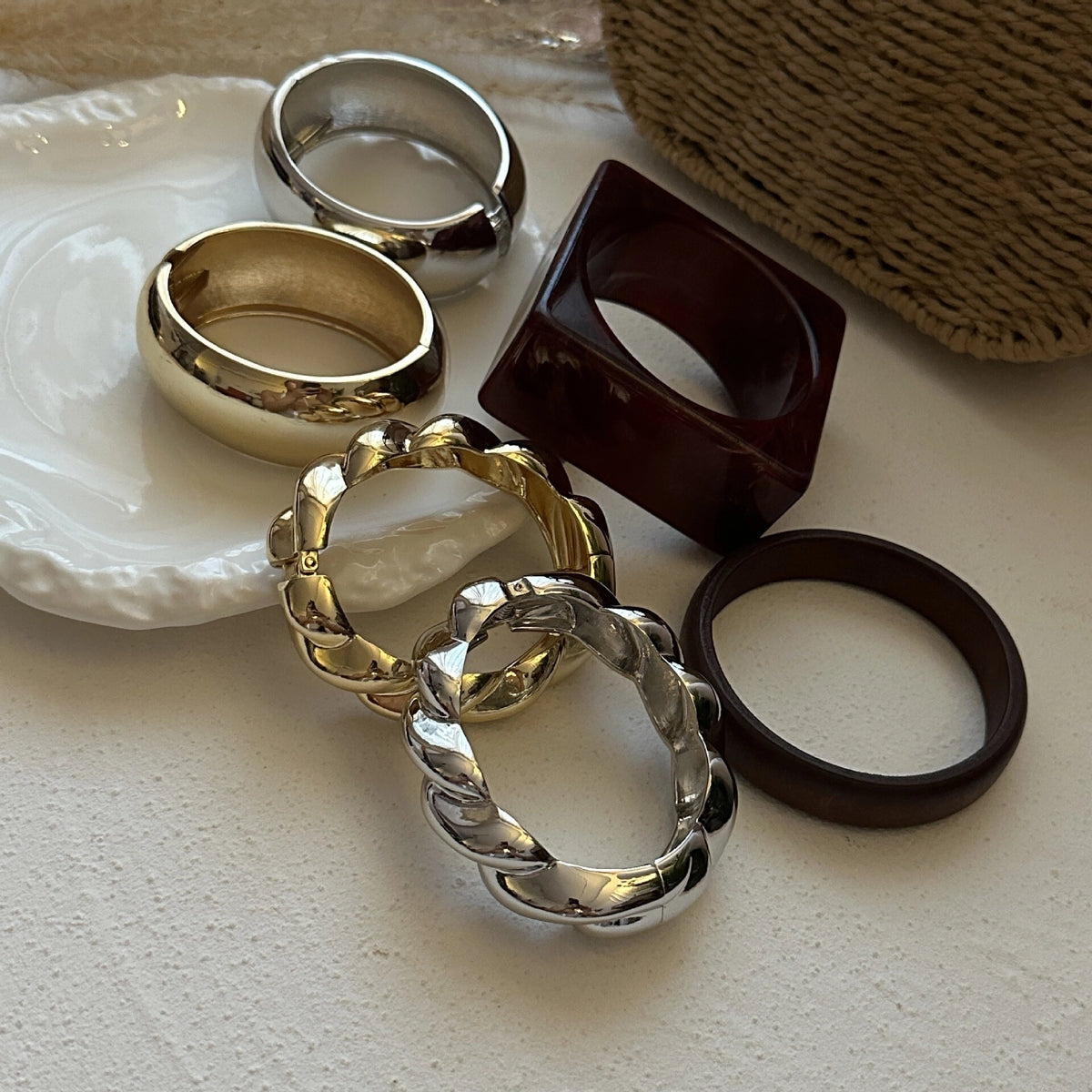 Textured Metal Bangle Bracelet [3DHSHK2J]
