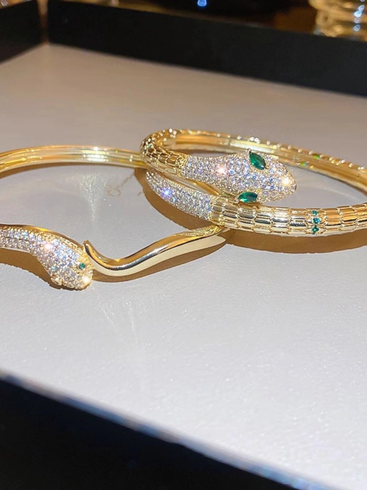 Textured Snake Cuff Bracelet [UA330UVM]