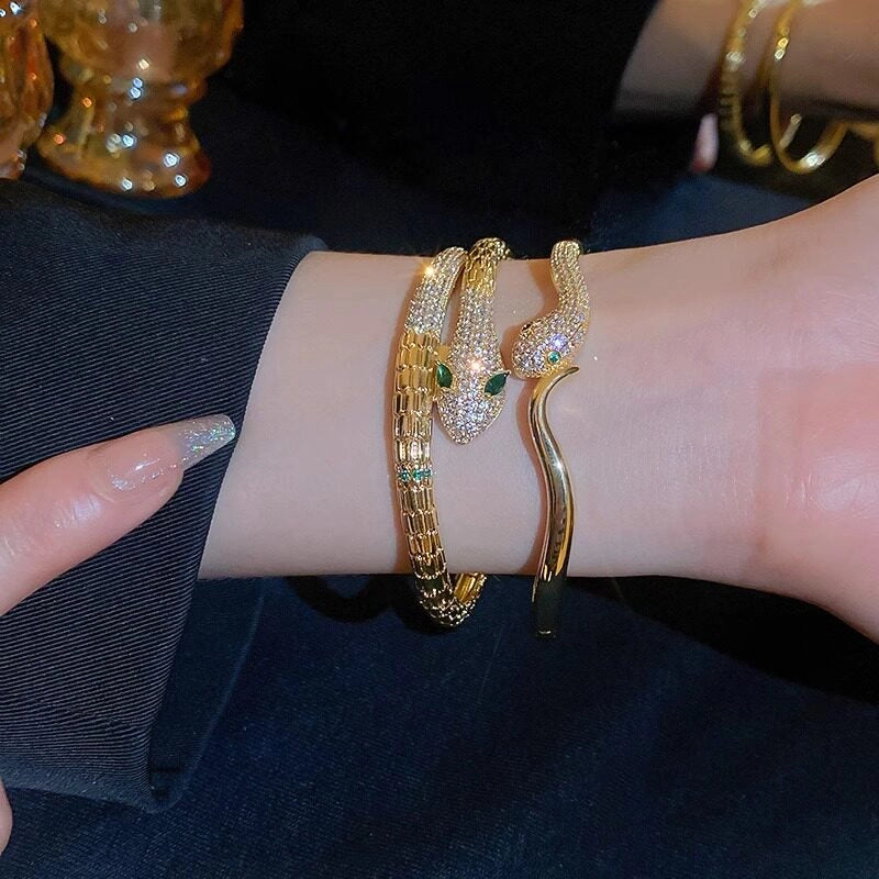 Textured Snake Cuff Bracelet [V6HZ26OX]