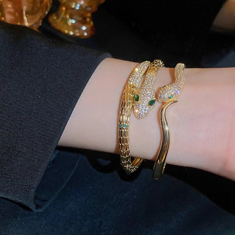 Textured Snake Cuff Bracelet [GUV33J0J]