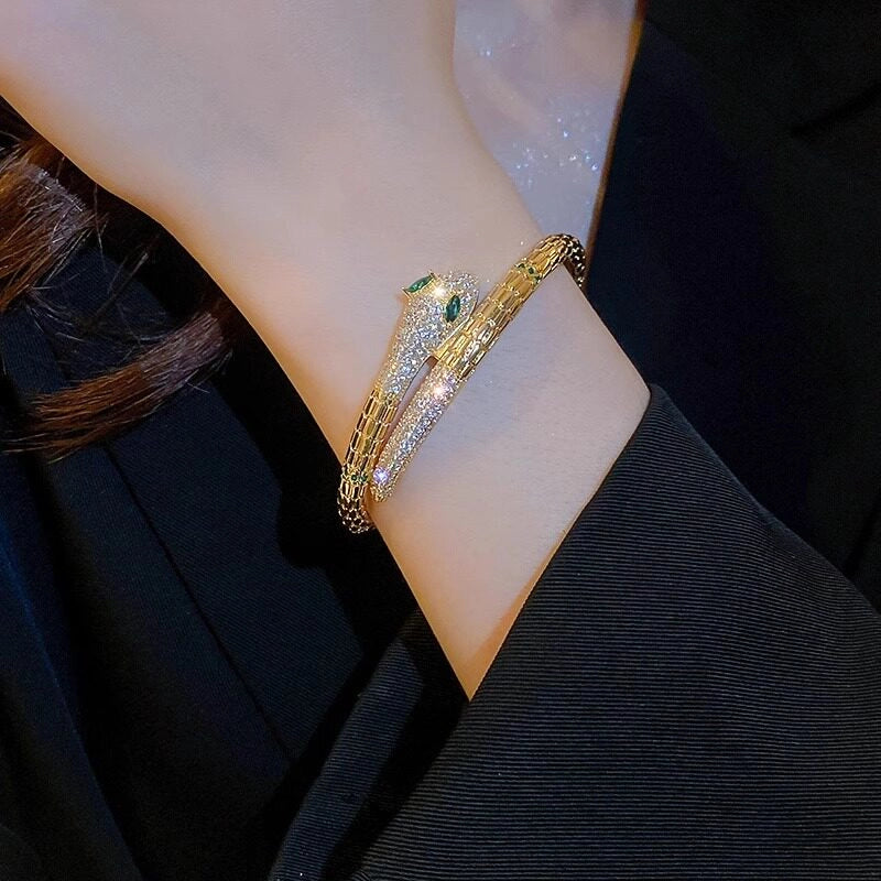 Textured Snake Cuff Bracelet [O83F5SHS]