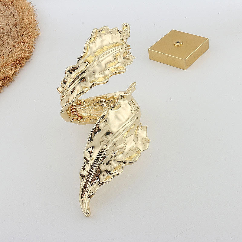 Textured Wave Cuff Bracelet [4GZ0AE6M]