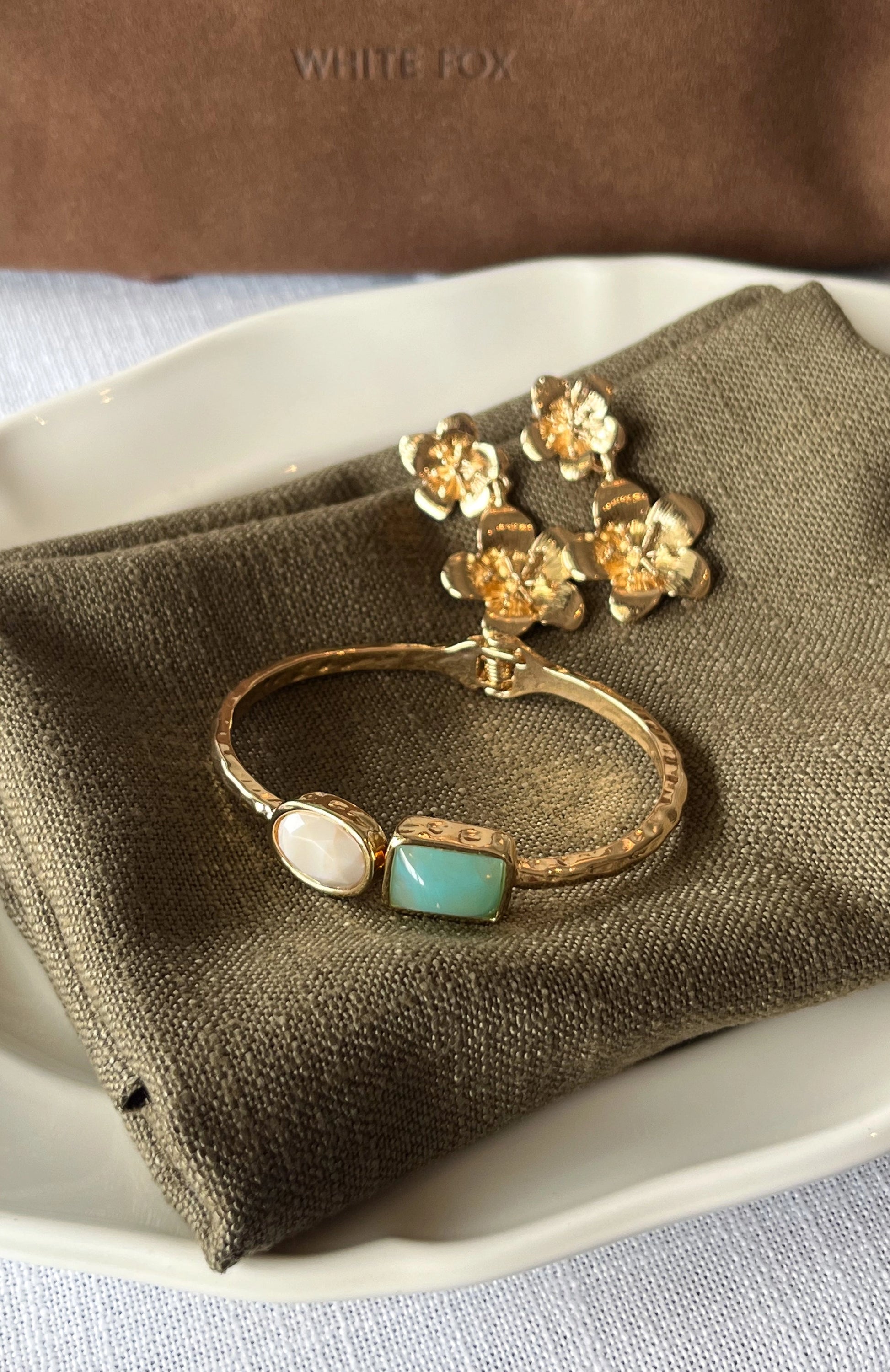 Missy Jewelry Toni Gold Crystal Bangle