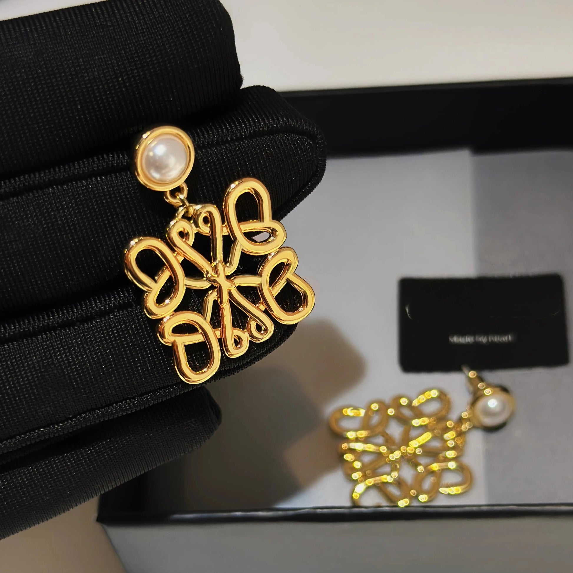 Tweed Style Stud Earrings [ECJOYJUU]