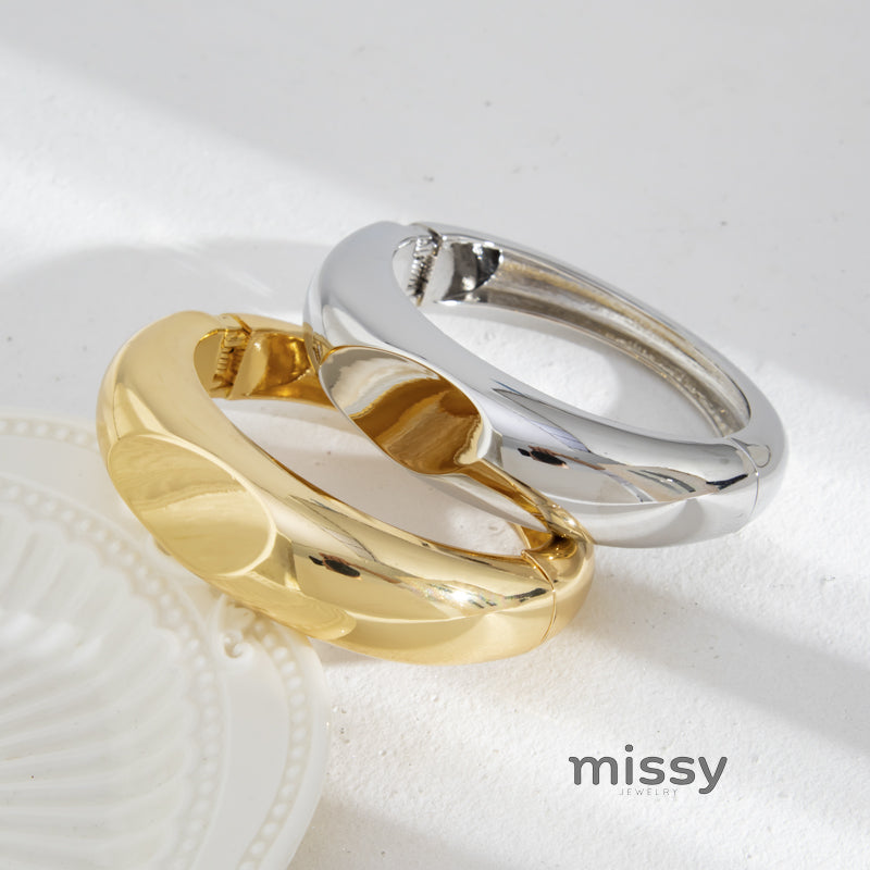 Tyleigh Wave Waterdrop Bangle
