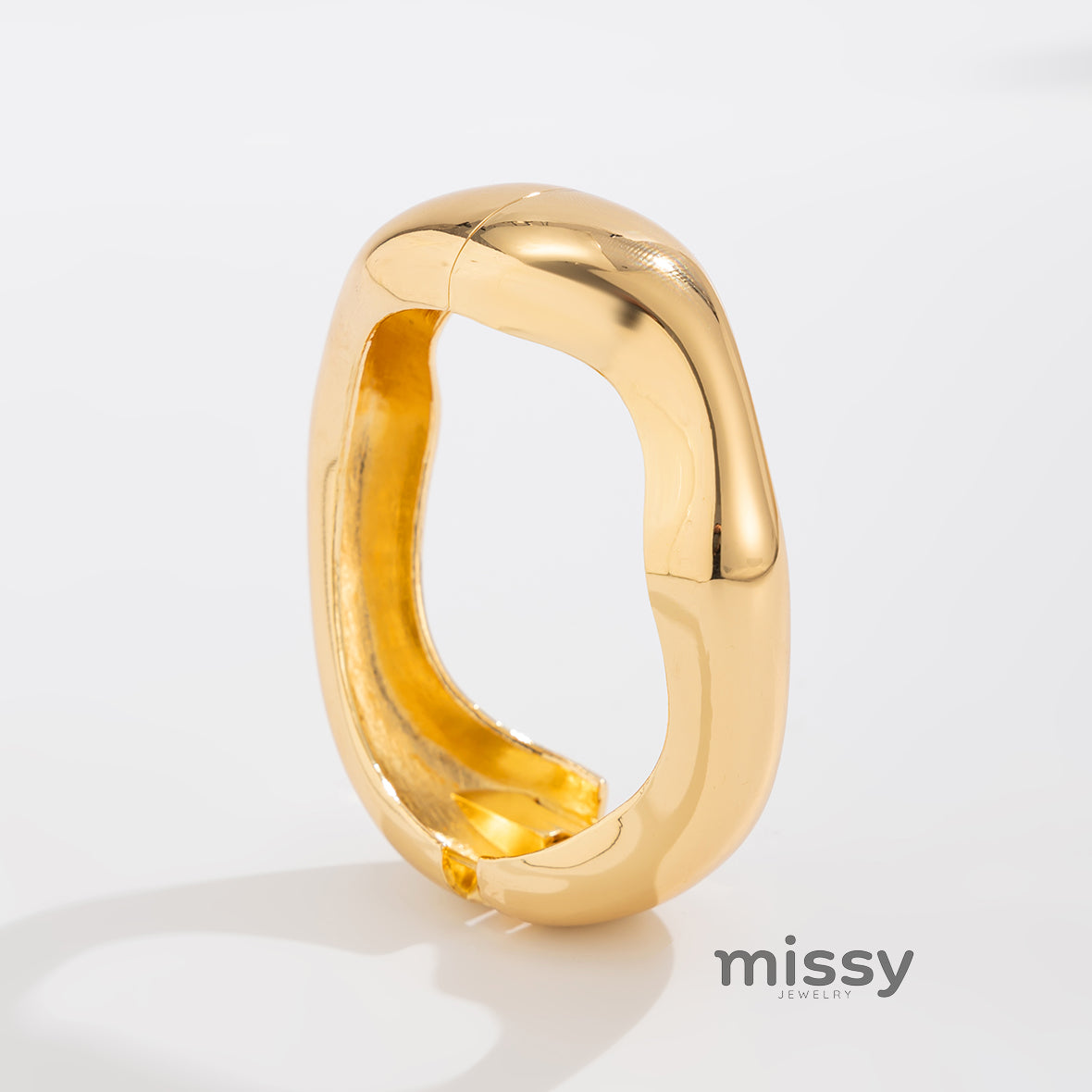 Tyleigh Wave Waterdrop Bangle