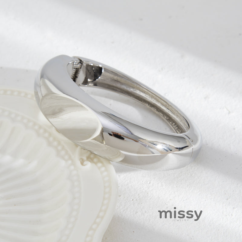 Tyleigh Wave Waterdrop Bangle