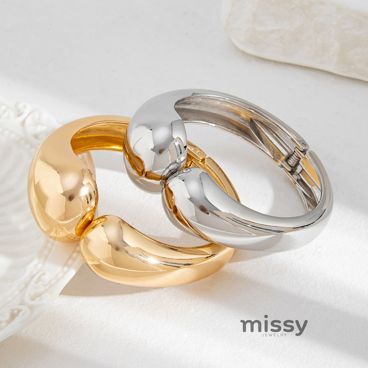 Tyleigh Wave Waterdrop Bangle