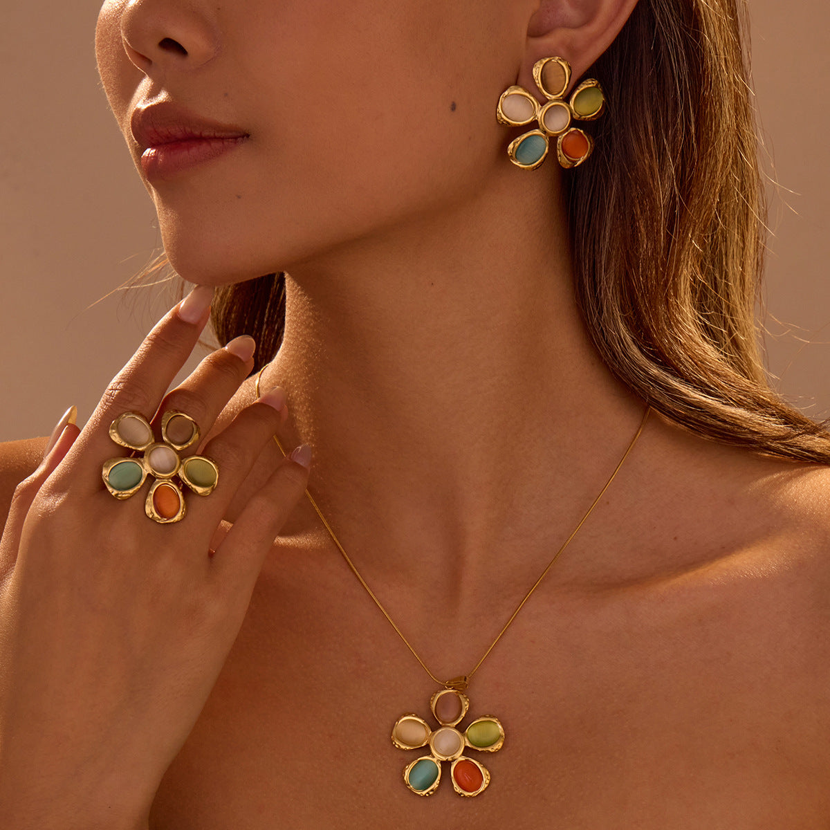 Vanna Hammered Flower Earrings [4FDPH7NH]