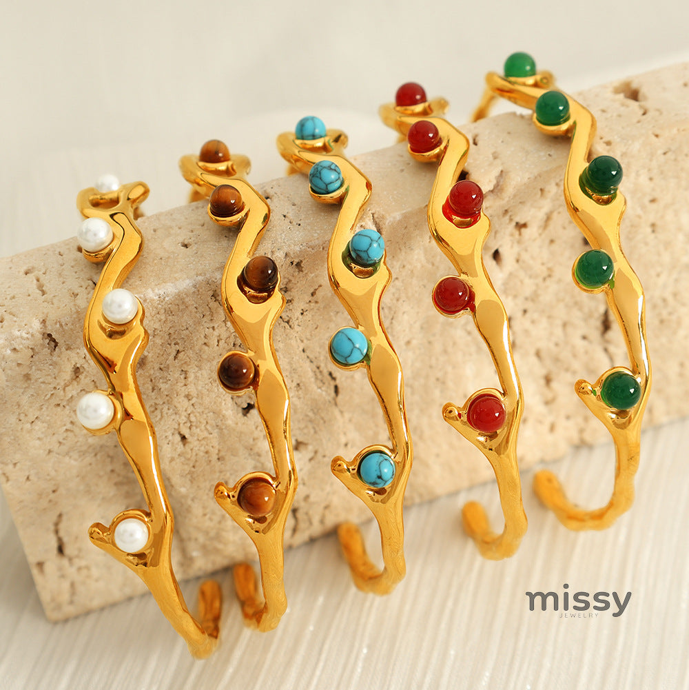 Varnika Bold Stone Cuff [FJA5GADS]