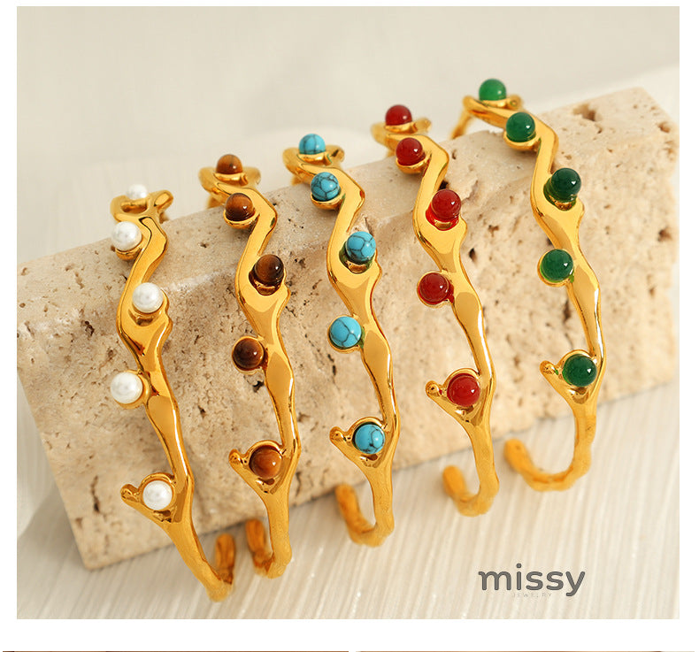 Varnika Bold Stone Cuff [BW4E2B3T]