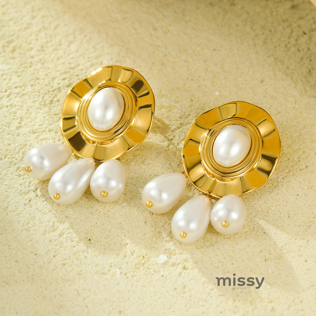 Vega Pleated Pearl Tassel Earrings [UFNVCLEV]