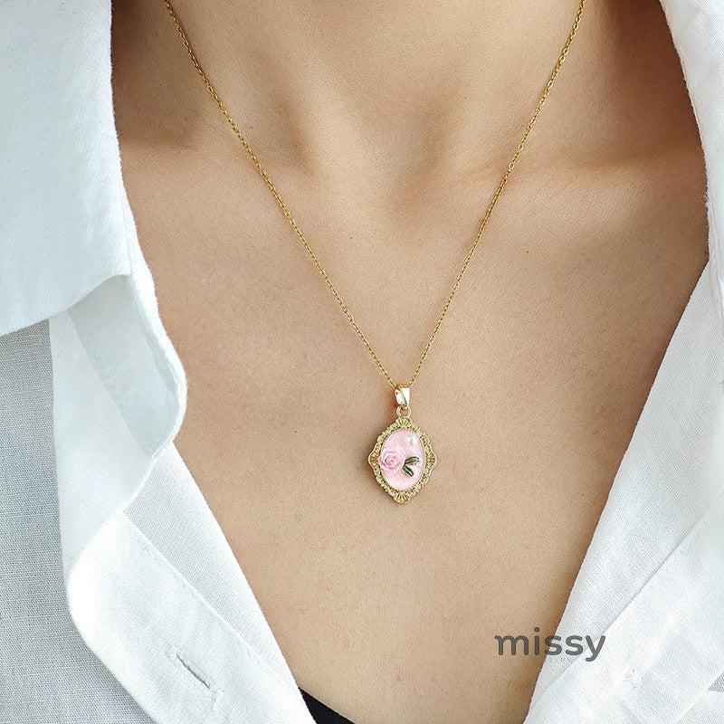 Vihana Retro Floral Pearl Necklace [5K3UCB6W]