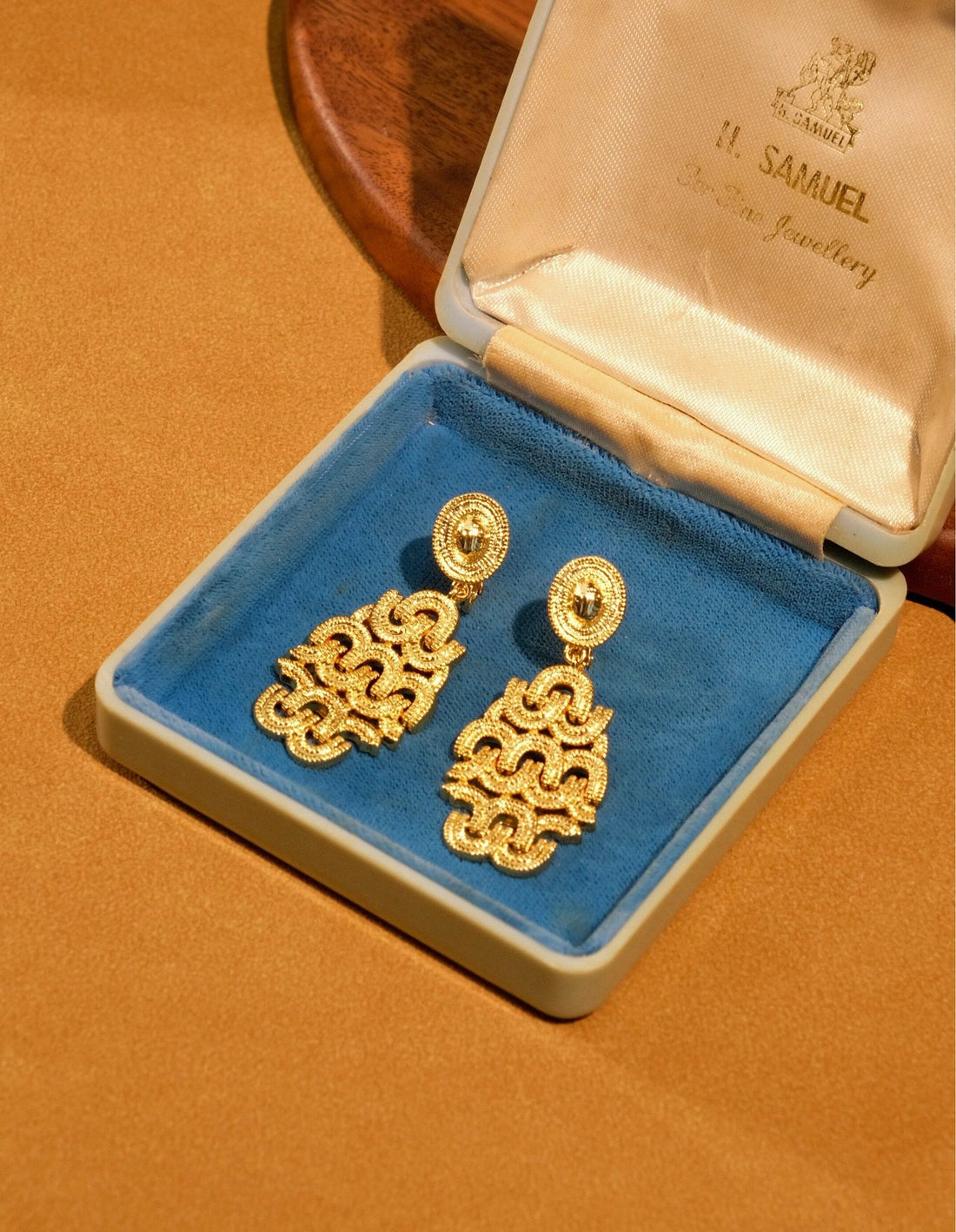 Vintage Arc De Triomphe Earrings [KFK33JVG]