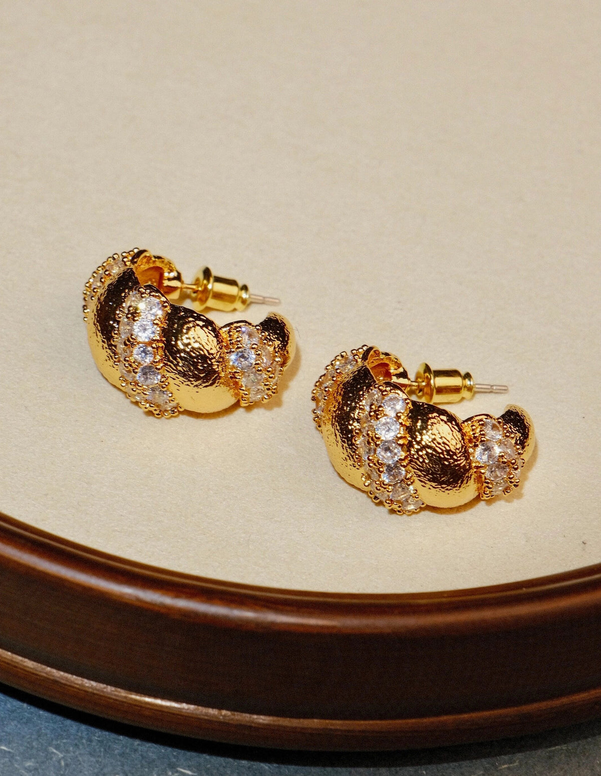 Vintage Croissant Hoop Earrings [T2720RB5]