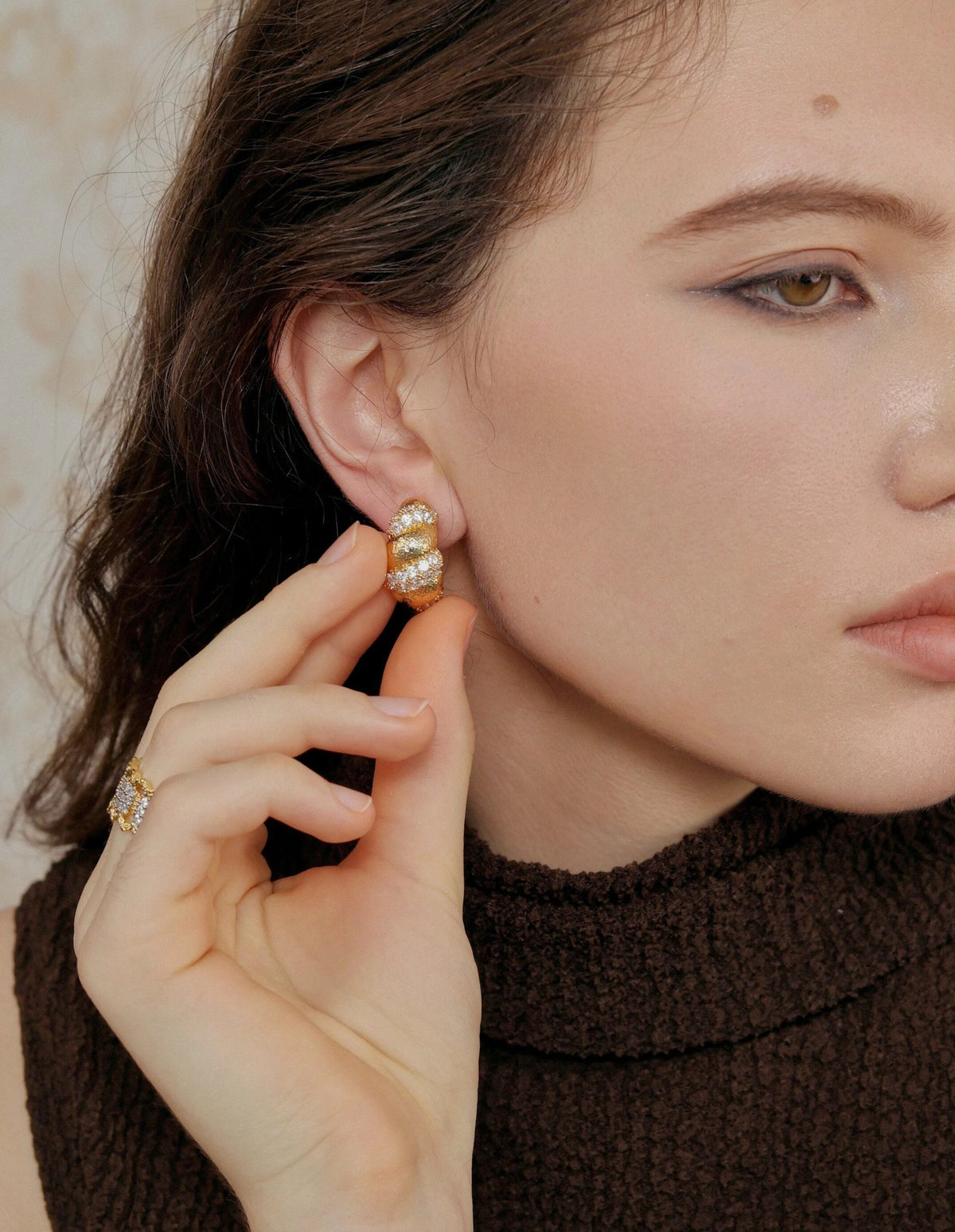 Vintage Croissant Hoop Earrings [G0YSHAV8]