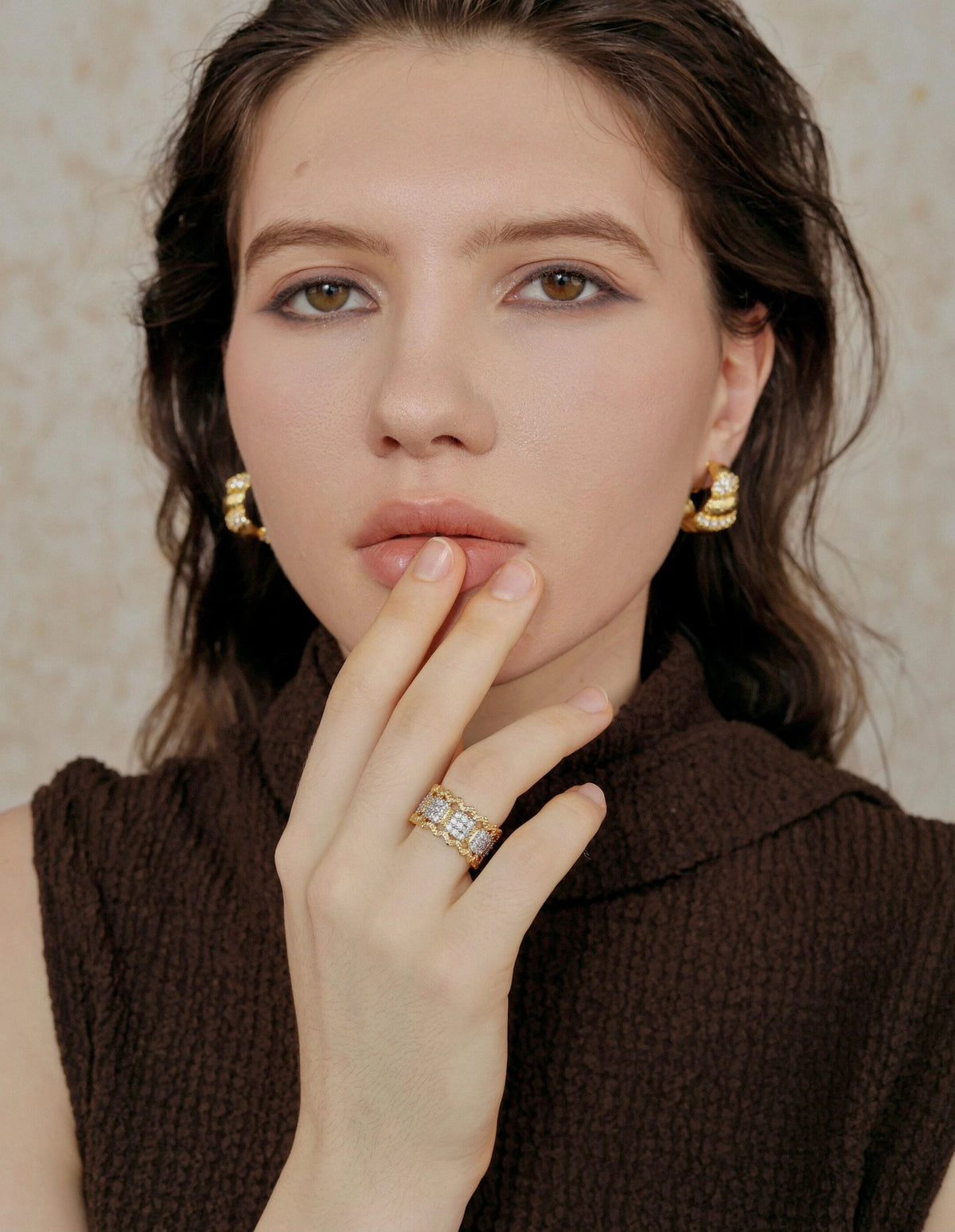 Vintage Croissant Hoop Earrings [4B8LZC5P]